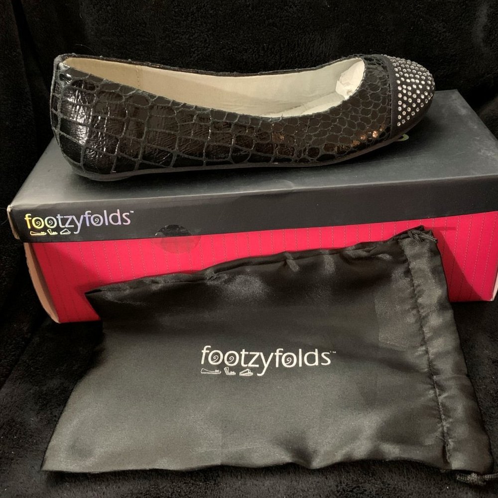 New In Box  FOOTZYFOLDS "Brittany" Foldable Shoes with Bag